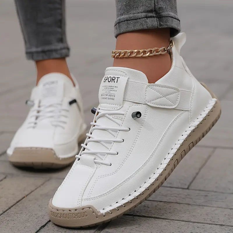 Zapatillas Oriana blancas puestas