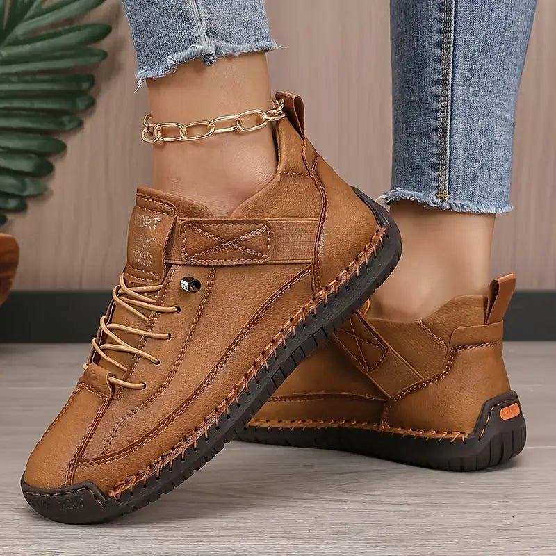 Zapatillas Oriana marrón puestas
